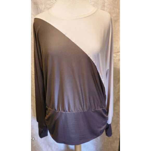 T21 Tahari Sport top with wide band and ruching at the sides - Picture 1 of 10